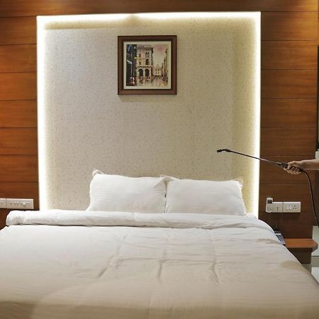 Hotel Priya Kottakkal Eksteriør bilde